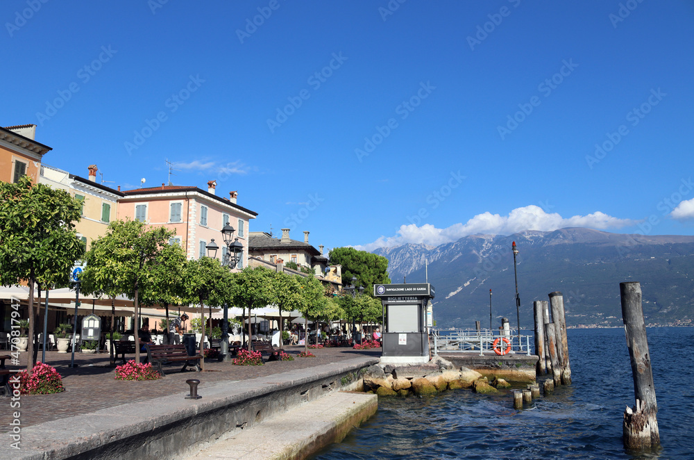 Gardano am Lago di Garda StockFoto Adobe Stock