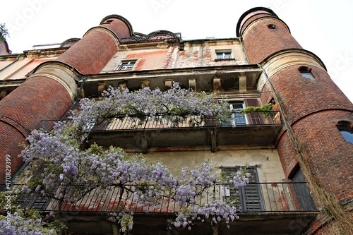 Italy, Milan: Detail of the old house of the botanical garden of the Brera district.