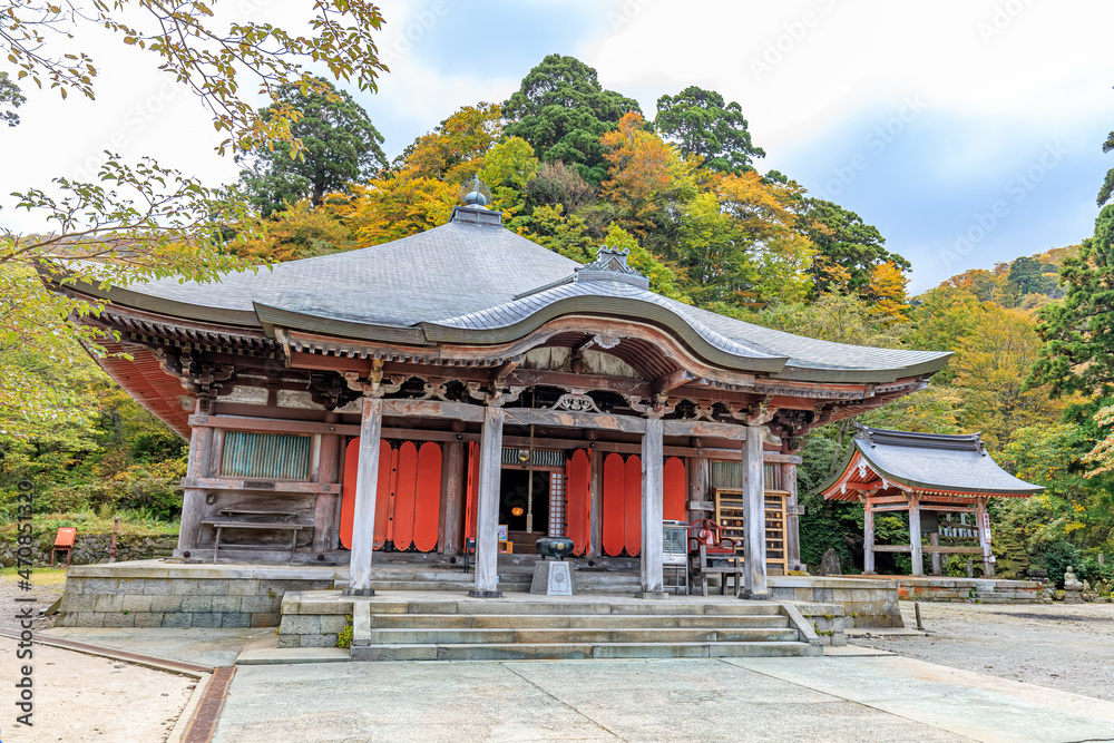 秋の大山寺 本堂 鳥取県大山町 Autumn Daisenji temple. Tottori-ken Daisen town 秋の大山寺 本堂 鳥取県大山町 Autumn Daisenji temple. Tottori-ken Daisen town