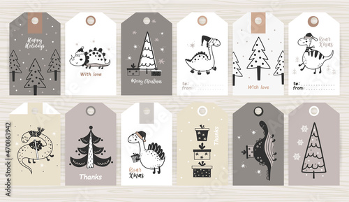 Set of tags with Christmas dinosaurs.