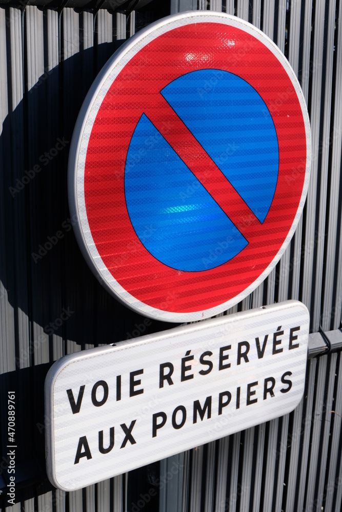 Panneau Défense de stationner Accès pompiers