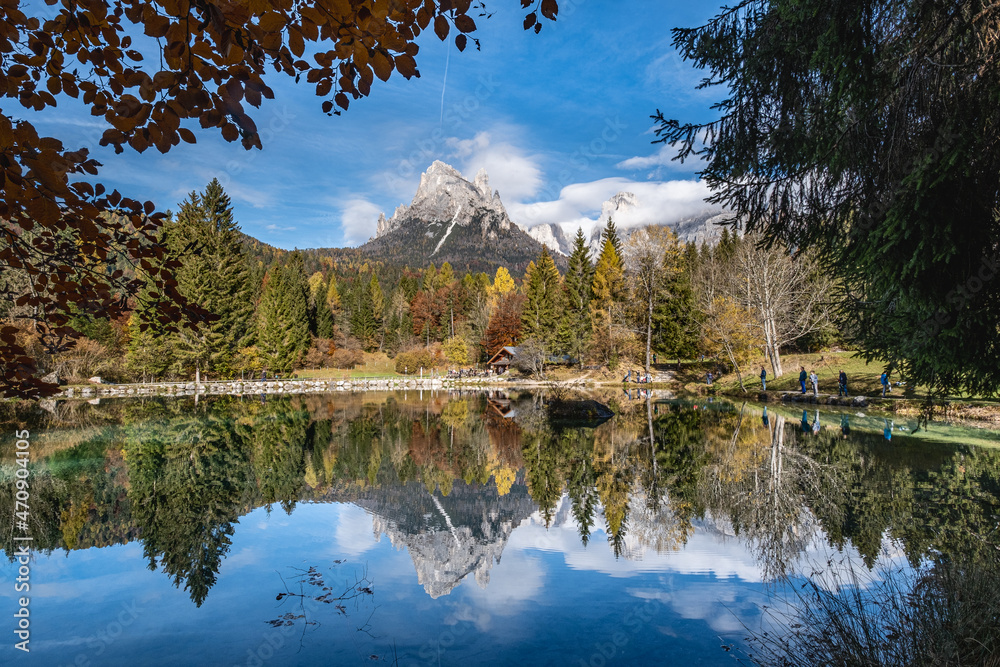 Trentino, laghetto alpino