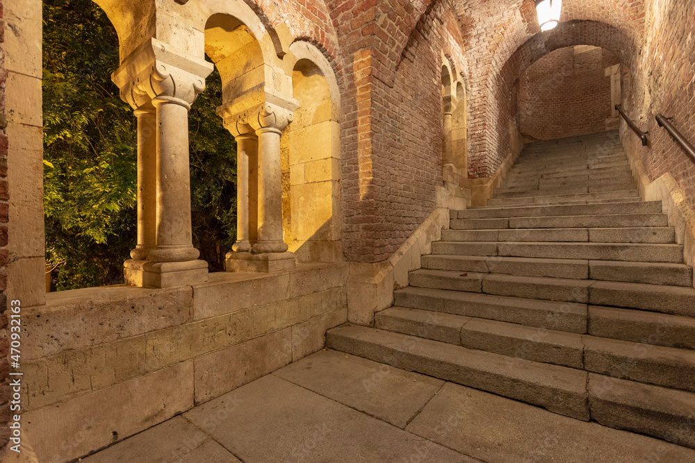 Obraz premium Open Jesuit staircase passage at Fisherman's Bastion by night