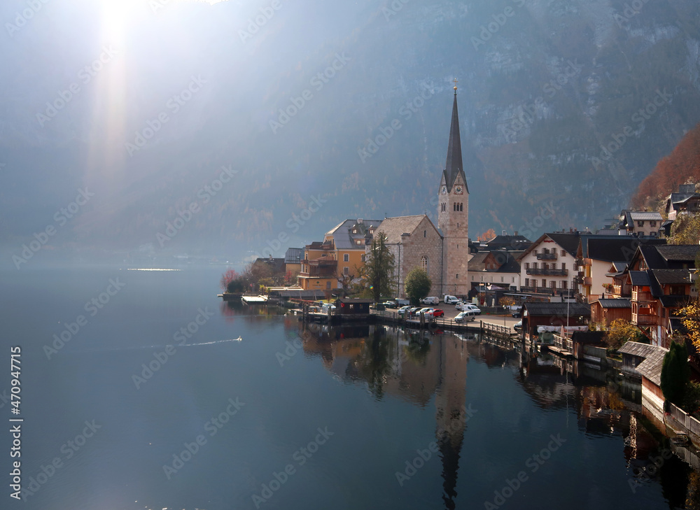 Hallstatt im Herbstlicht - Hallstatt in autumn light Hallstatt im Herbstlicht - Hallstatt in autumn light