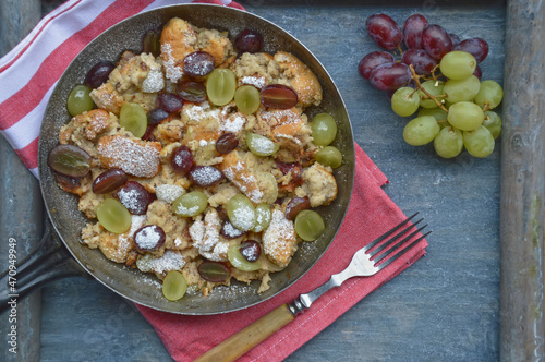 Traubenschmarrn - baked omelette with grapes