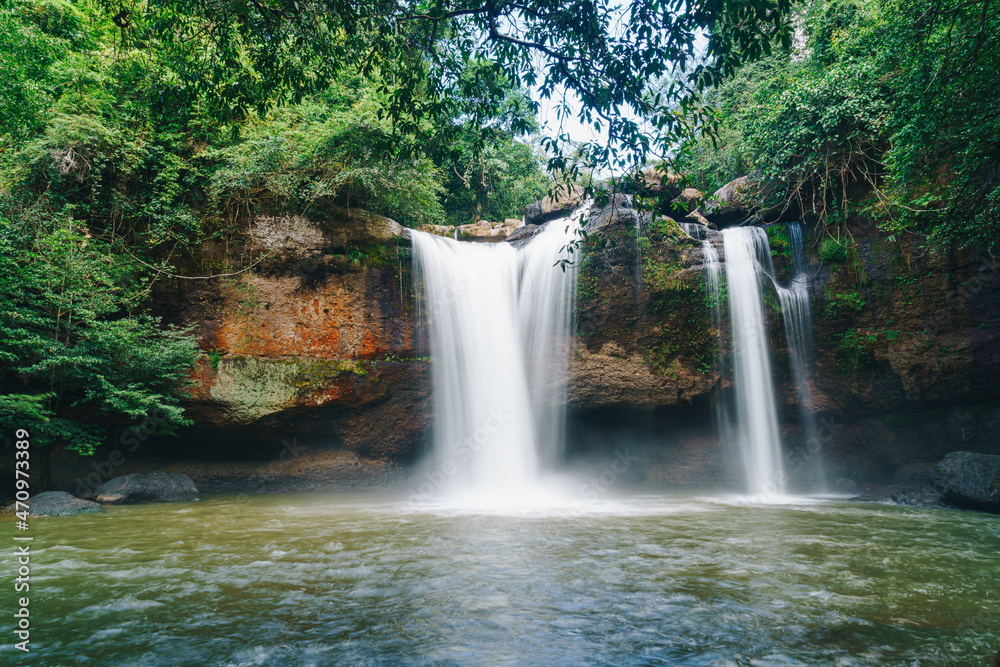 Obraz premium Haew Suwat Waterfall at Khao Yai National Park in Thailand
