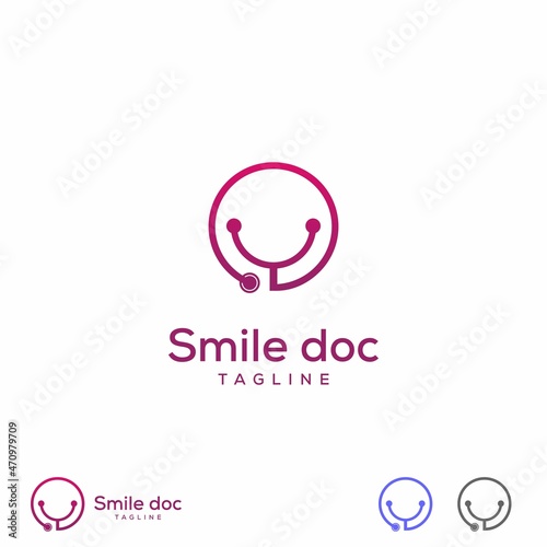 smile doctor logo design on isolated background. happy doctor logo 