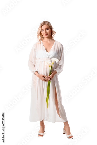 Young pregnant woman with c...