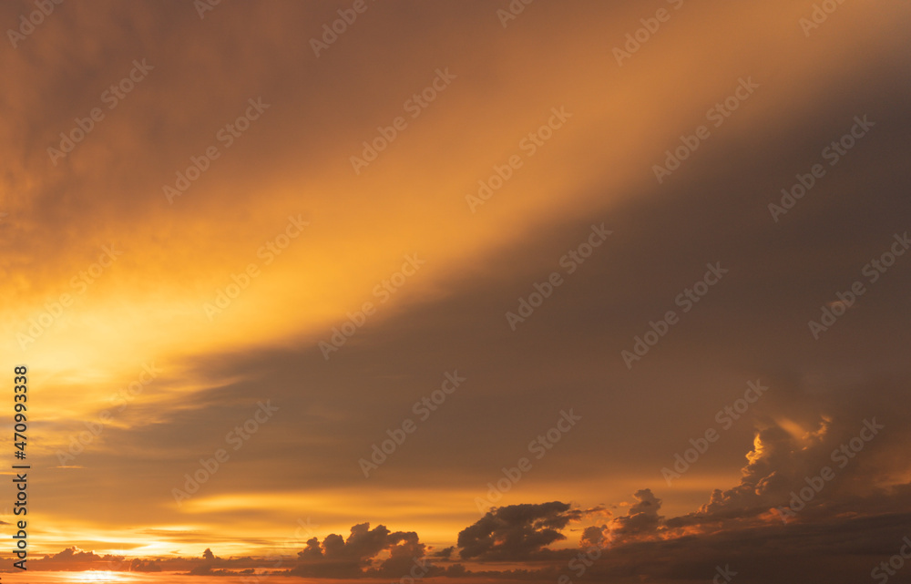Fototapeta premium Tropical sunset. Part of a series of sunset and early morning cloud scenes. ideal for backgrounds and cloud replacement. many more coming. Something 