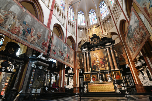 Blick in den Altarraum der St. Salvator Kirche in Brügge