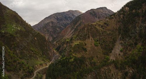 The road through the mountain gorge