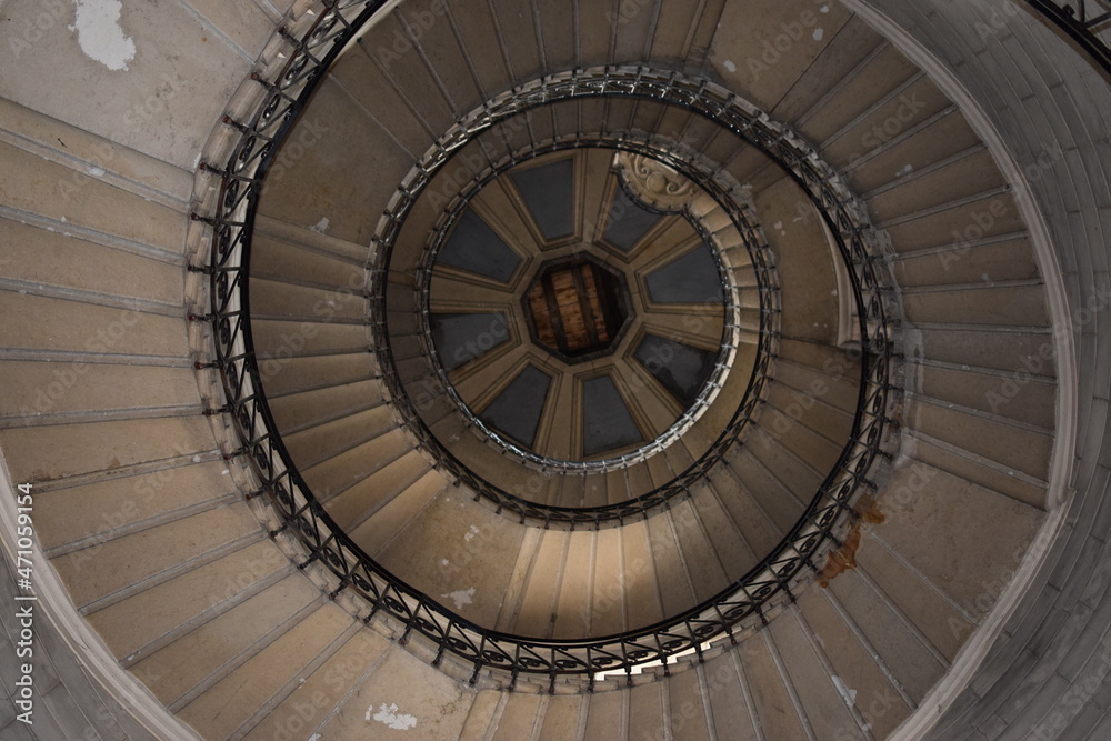 les escaliers de la basilique 