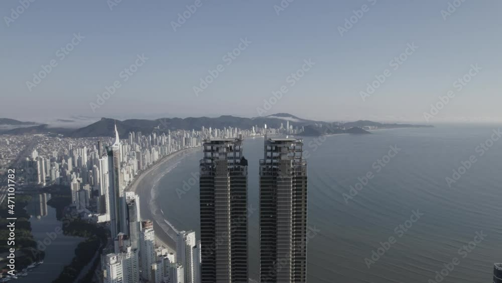 Imagem aérea Balneário Camboriú perfil de cor d-log