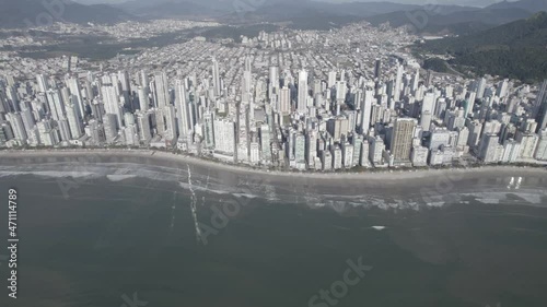 Imagem aérea Balneário Camboriú perfil de cor d-log photo