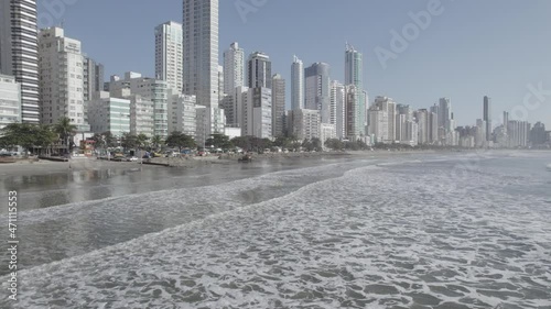 Imagem aérea Balneário Camboriú perfil de cor d-log photo