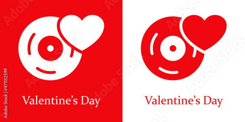 Logotipo con texto Valentine's Day con disco de vinilo con corazón para su uso en invitaciones y tarjetas de felicitación en fondo rojo y fondo blanco