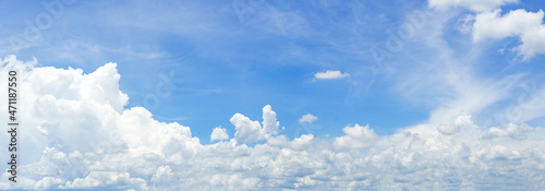 Panorama fluffy clouds against in blue sky © Singha songsak