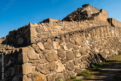 Muro pirámide Panhè