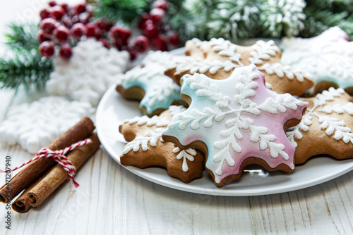 Fototapeta Naklejka Na Ścianę i Meble -  Christmas gingerbread in the plate