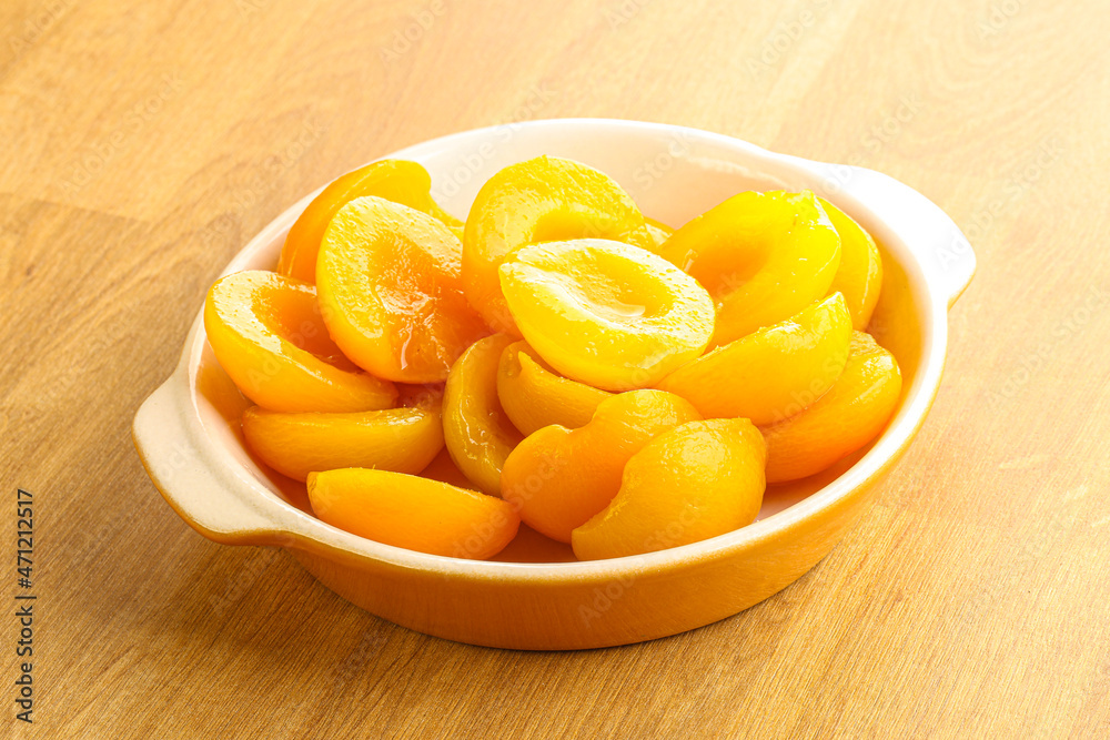 Canned apricot – sweet light dessert