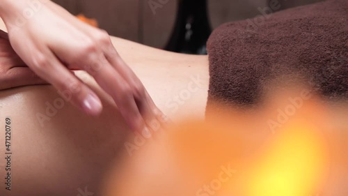 Wallpaper Mural 背中のオイルマッサージ	 Torontodigital.ca