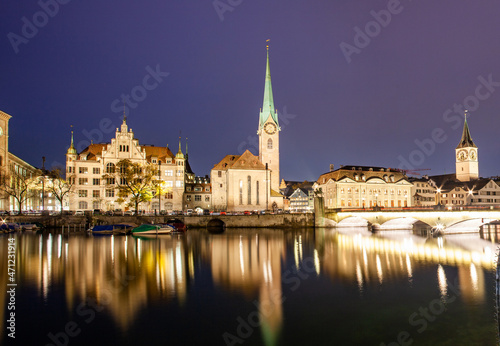 panorama of Zurich city center with Frau Munster and Grossmunster © Melinda Nagy