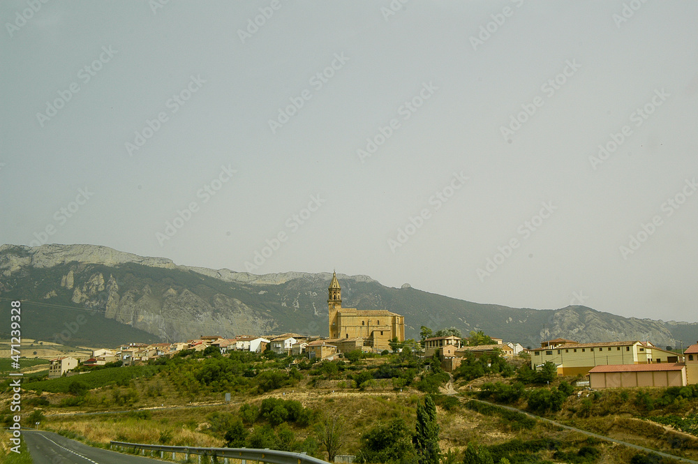 Vista de la localidad El Villar en la Rioja Alavesa, Alava, País Vasco