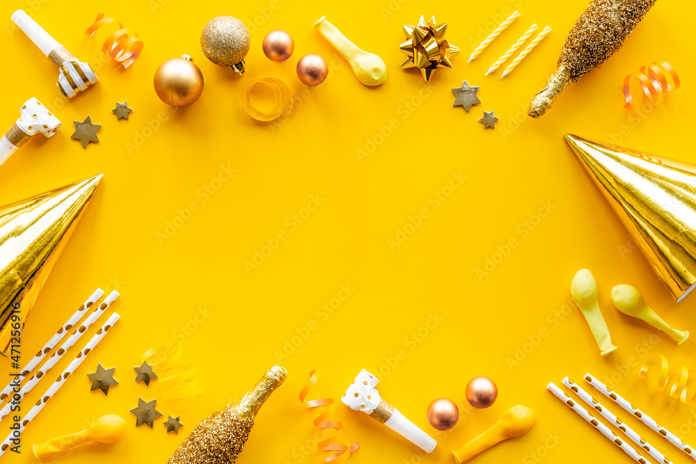 Fototapeta premium Birthday party layout with golden decor top view