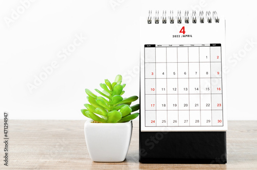 April 2022 desk calendar.