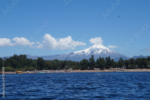 Lago caburgua / volcan Villarica, region de la aracania (IX), Chile © TomasDV