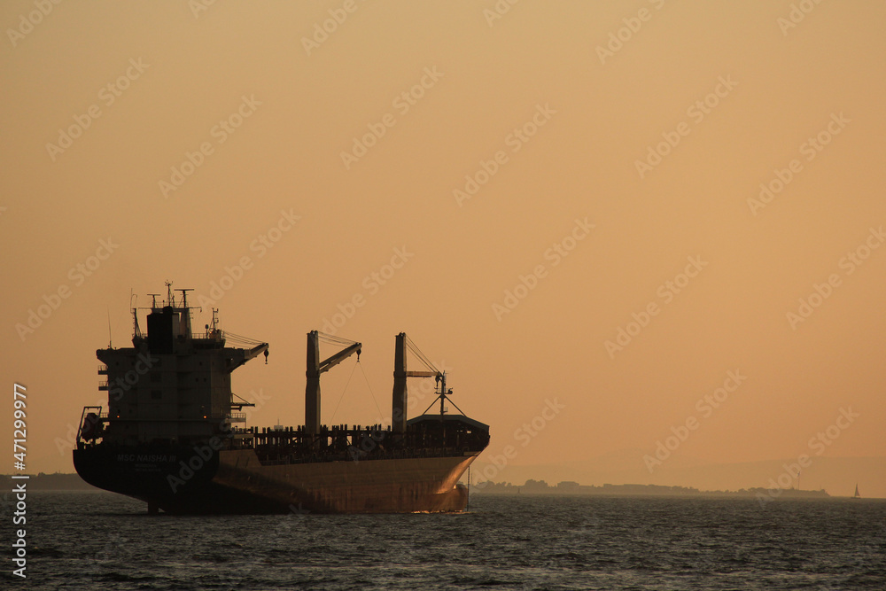Fototapeta premium ship in the sea