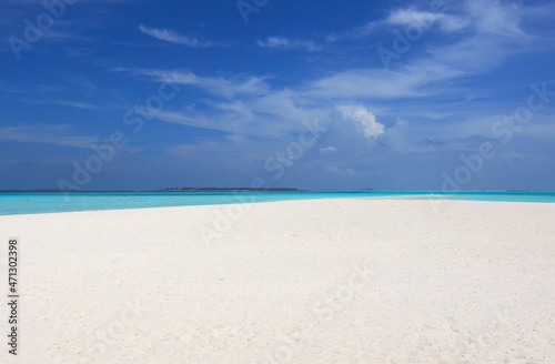 Fototapeta Naklejka Na Ścianę i Meble -  Idyllic Beach with Palm Trees at the Maldives, Indian Ocean