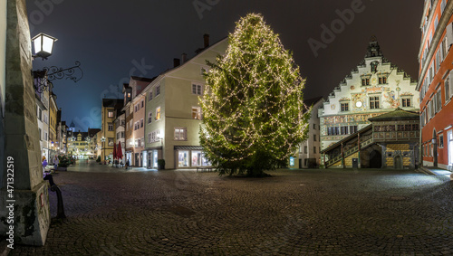 Weihnachtsbaum vor dem Lindauer Rathaus