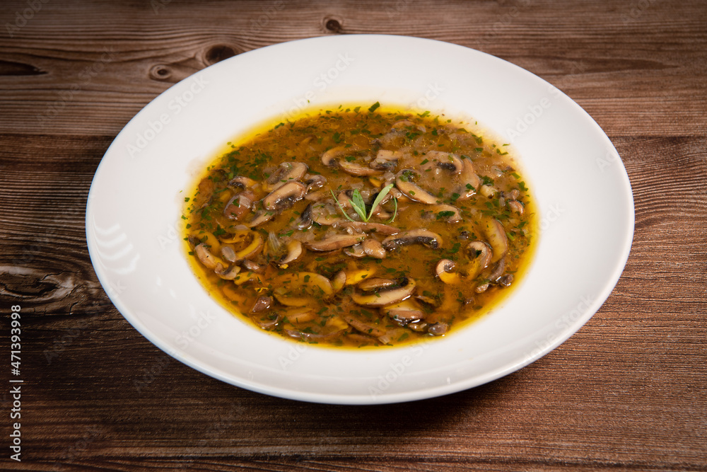 Recipe for mushroom sauce deglazed in white wine and wet with the chicken stock Recipe for mushroom sauce deglazed in white wine and wet with the chicken stock