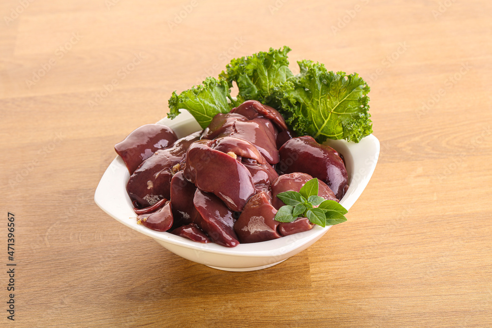 Raw chicken liver in the bowl