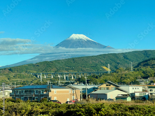 新幹線車窓から見る富士山（富士市付近）