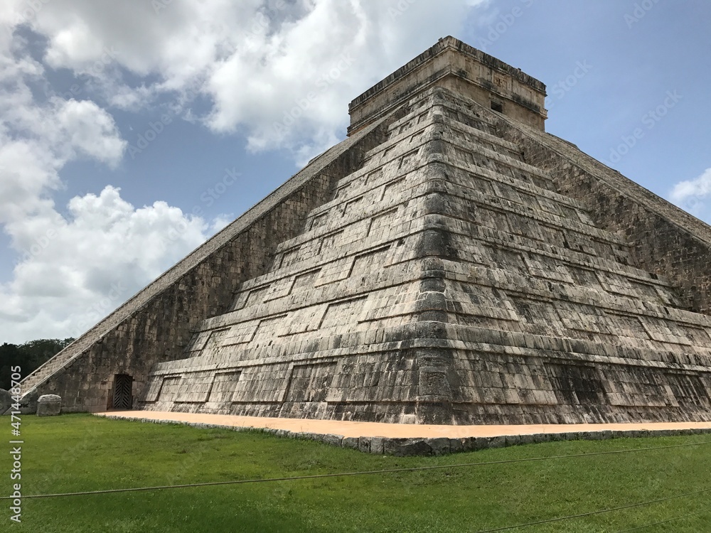 chichen itza pyramid