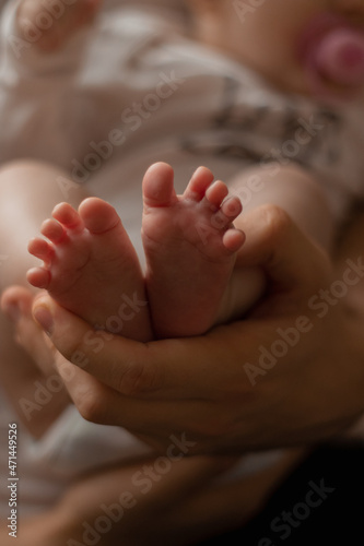 newborn feet 