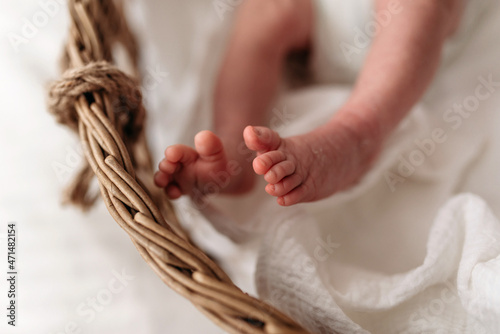 newborn foot basket