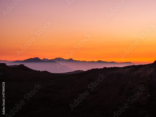 北アルプスの朝焼け 御嶽山からの絶景