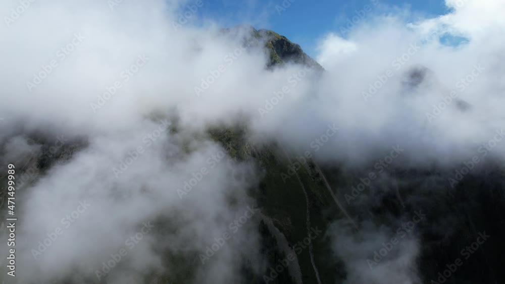Vue aérienne par drone du Val Claret en été, Suisse Vue aérienne par drone du Val Claret en été, Suisse