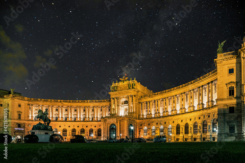 Cuadro en lienzo Hofburg, ancient Hapsburg royal palace in Vienna, Austria