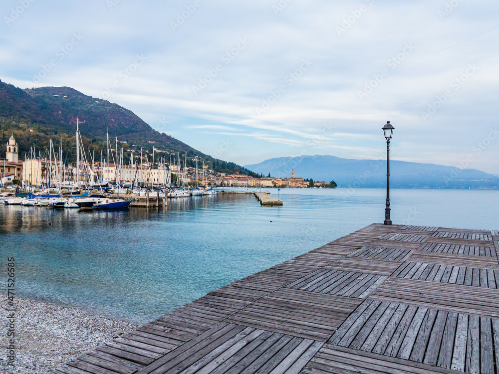 Obraz premium Salò and its port