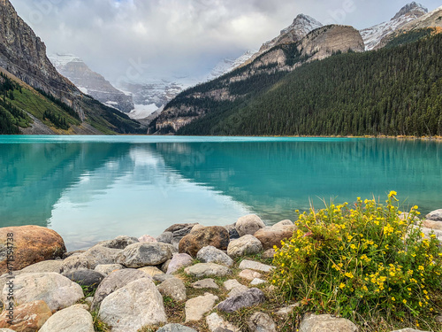 The torquoise water at Lake Louise in Alberta