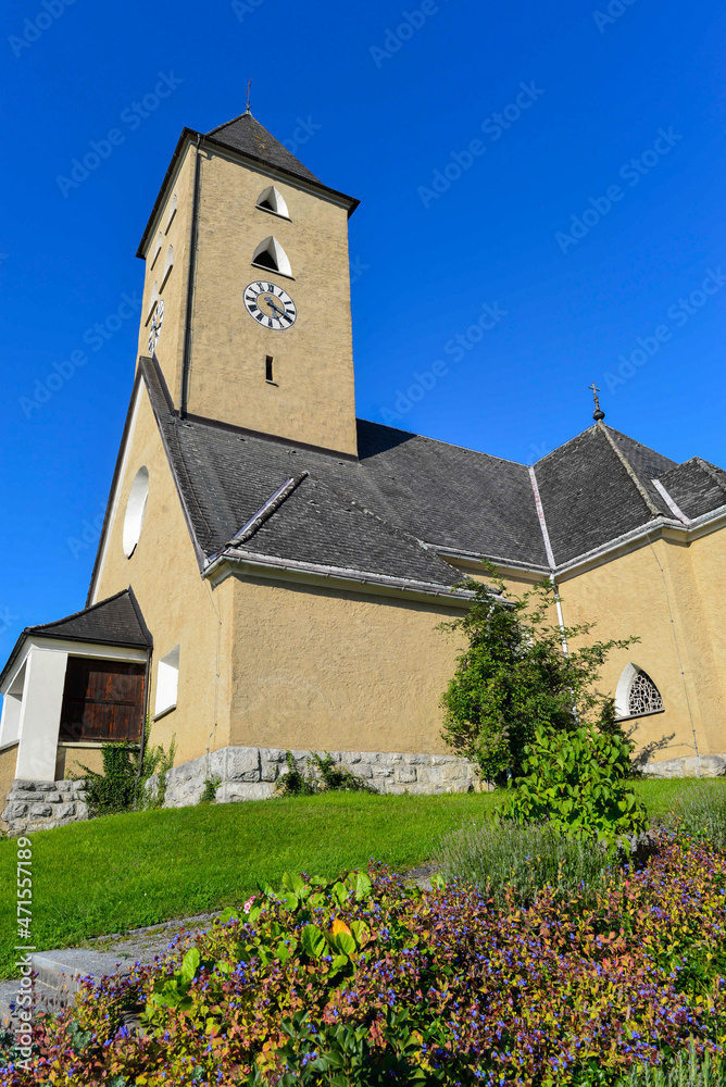 Pfarrkirche hl. Johannes der Täufer in Zwischenwasser-Batschuns in Vorarlberg/Österreich  