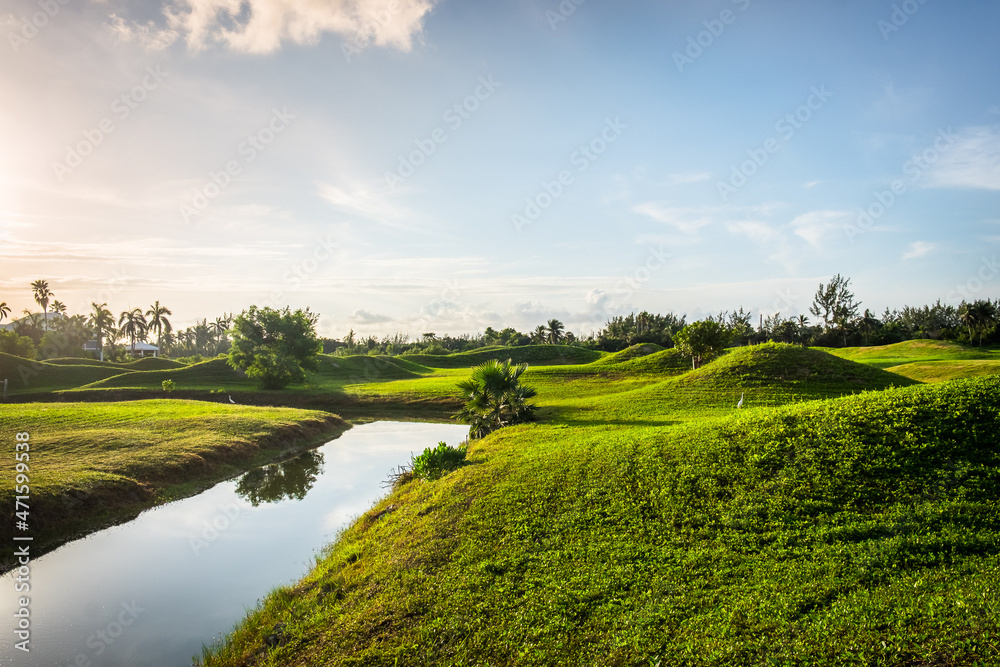 Obraz premium Redundant golf course at sunrise on Grand Cayman, Cayman Islands