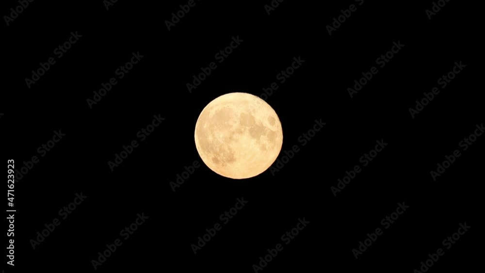 Full moon over black, real time
Full moon over black, real time