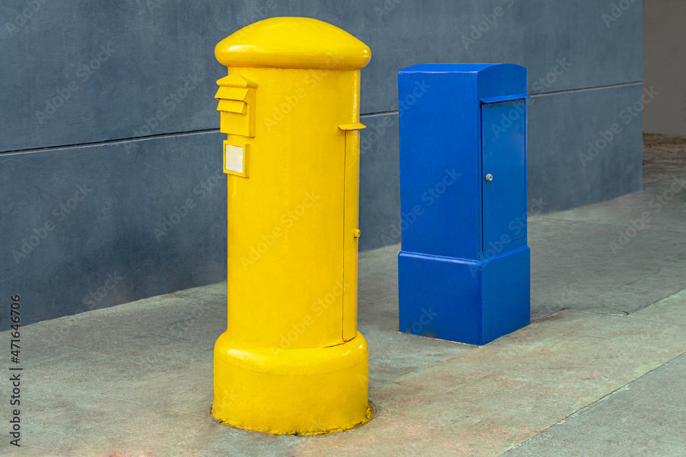 Dos buzones para cartas en ciudad. Stock Photo Adobe Stock