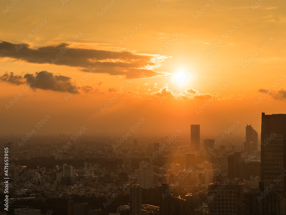 摩天楼の夕焼け。Skyscraper sunset.