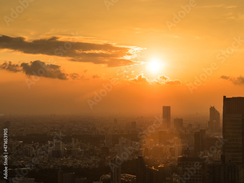 摩天楼の夕焼け。Skyscraper sunset.